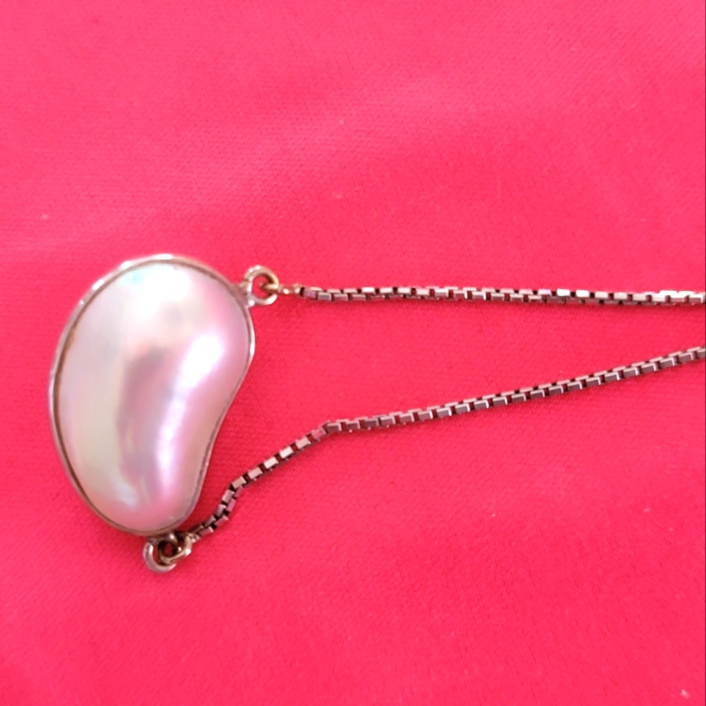 Large peril 18" 14kt necklace